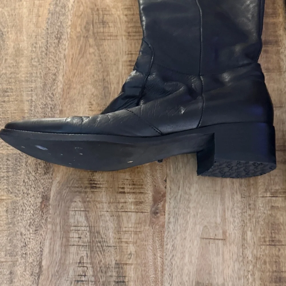 100% genuine Black Leather Knee-High Boots EUC INSIDE Zipper